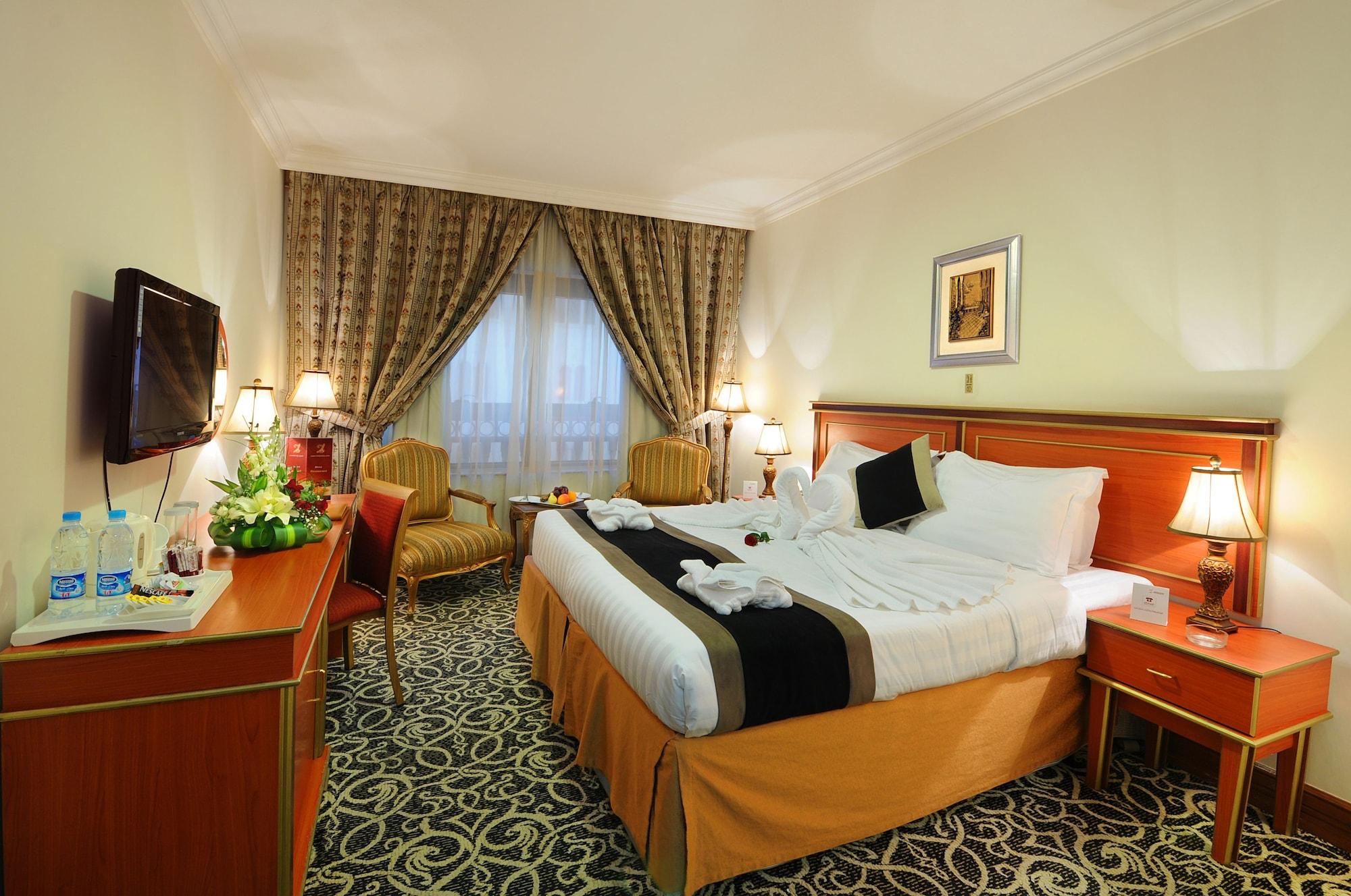 Zowar International Hotel Медина Екстериор снимка